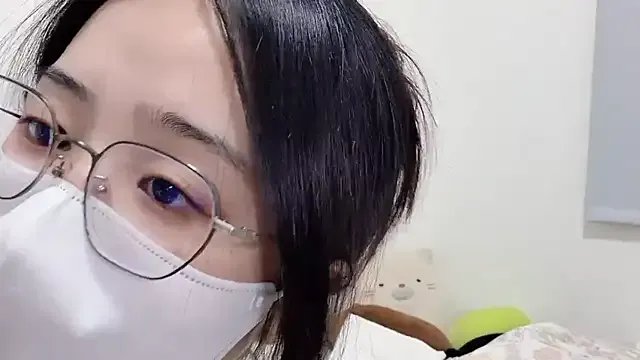 LHeart on StripChat