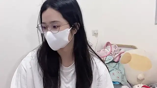 LHeart on StripChat