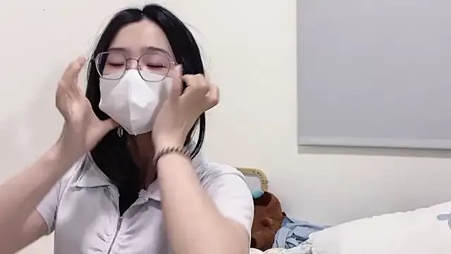 LHeart on StripChat