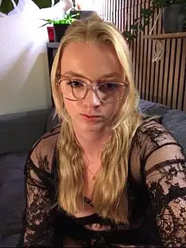 LinaLeana on StripChat