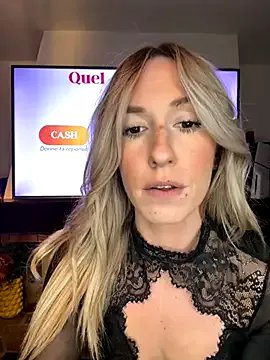 lola_tentatiion on StripChat