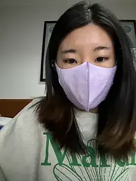 Lulu125216 on StripChat