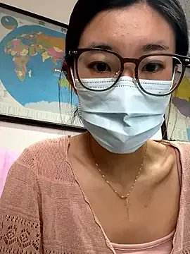 Lulu125216 on StripChat