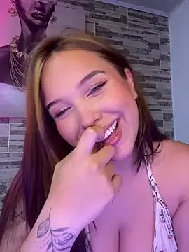 lunacandy_0 on StripChat