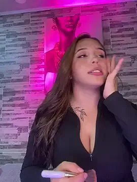 lunacandy_0 on StripChat