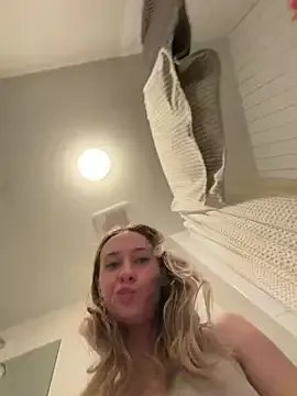 M1ssyk1ssy on StripChat