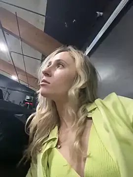 M1ssyk1ssy on StripChat
