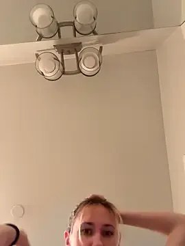 M1ssyk1ssy on StripChat