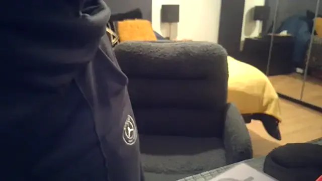 MelissaXcurvy from StripChat