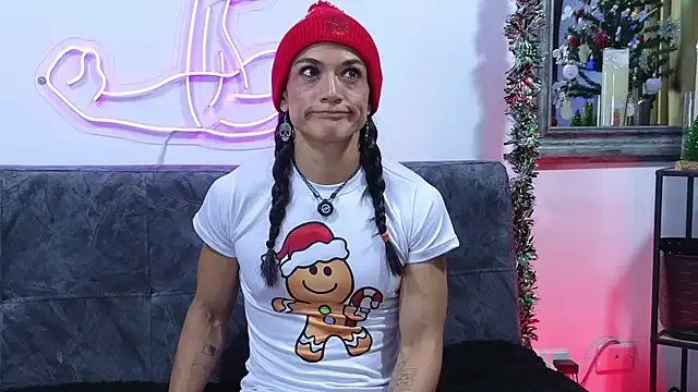 MightyLaura1 on StripChat