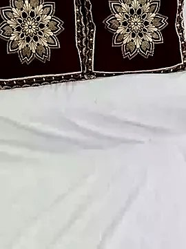 Miss_Riya20 on StripChat