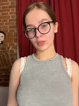 MyKittySayMeow on StripChat