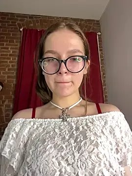 MyKittySayMeow on StripChat