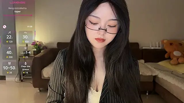 nanaliu6 on StripChat 