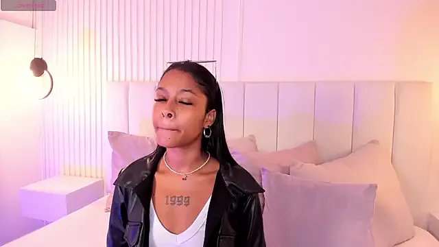 natali_henao on StripChat