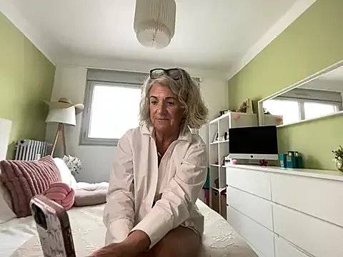 NaughtyMonicaUK from StripChat