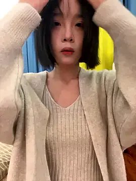qiqi_x on StripChat