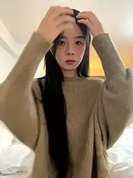 qiqi_x on StripChat