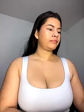 Saanvi21 on StripChat 