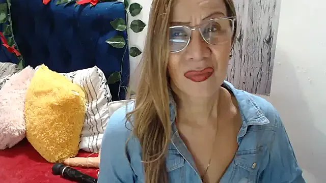 samantha_20x on StripChat
