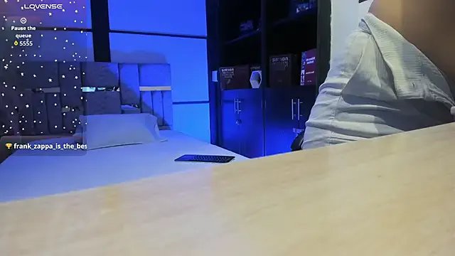 SamaraAnders_ — control of the toy for 60 seg