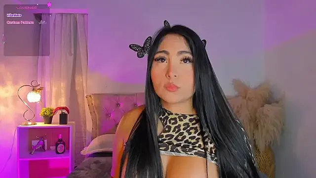 Sarahballiston_ on StripChat