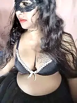 Sexy-Monikaa on StripChat