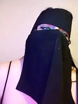 Soltanadubai on StripChat