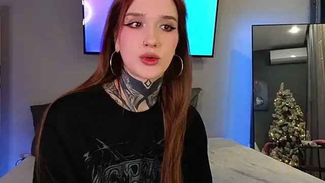 SophieInkk on StripChat