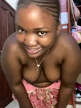 sweet18creamybigpussy on StripChat 