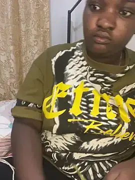 sweet18creamybigpussy on StripChat 