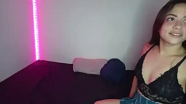 sweet_little232 on StripChat 