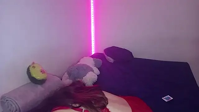 sweet_little232 on StripChat 