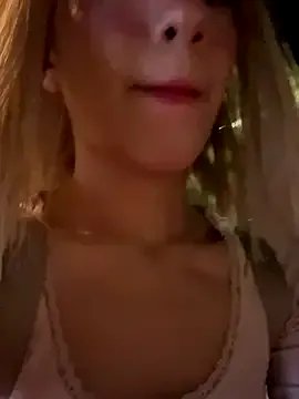 SweetBunnyGF on StripChat 