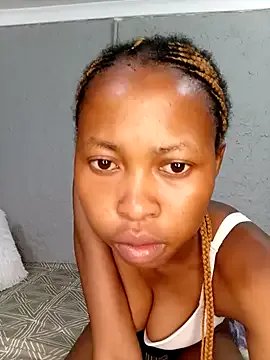Sweethoneypot25 on StripChat