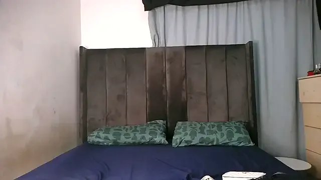 Sweethoneypot25 on StripChat