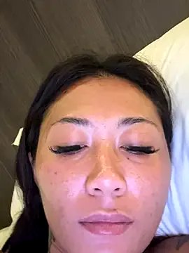 thai-dreamgirl on StripChat