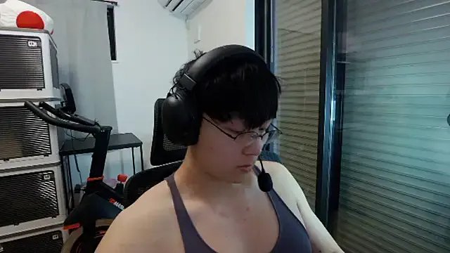 Tkcqcc on StripChat