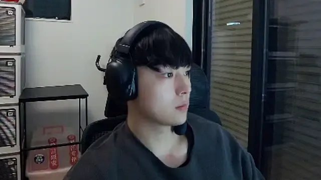 Tkcqcc on StripChat