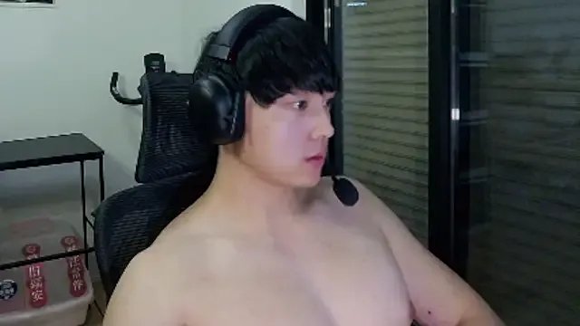 Tkcqcc on StripChat