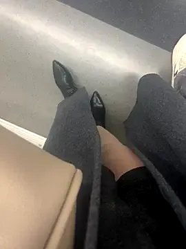 yimisun01 on StripChat 