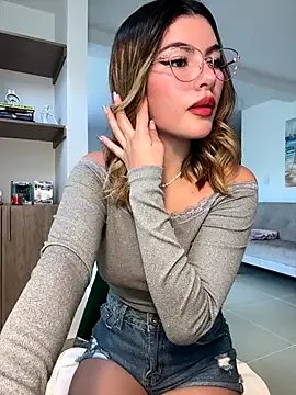 Your_Honeey on StripChat